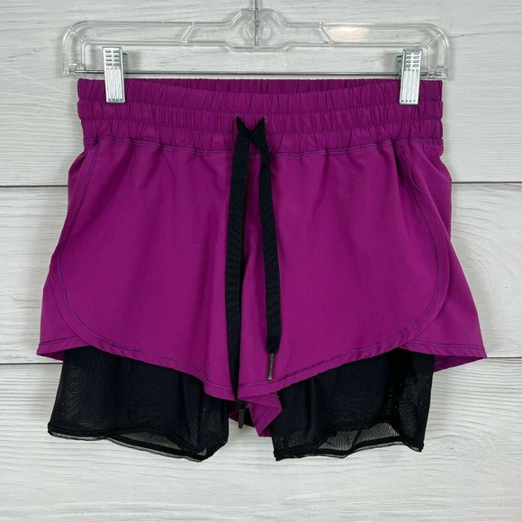 lululemon athletica Pants - Lululemon Hot To Street Short Regal Plum Black Size 6 Liner Workout Gym Running